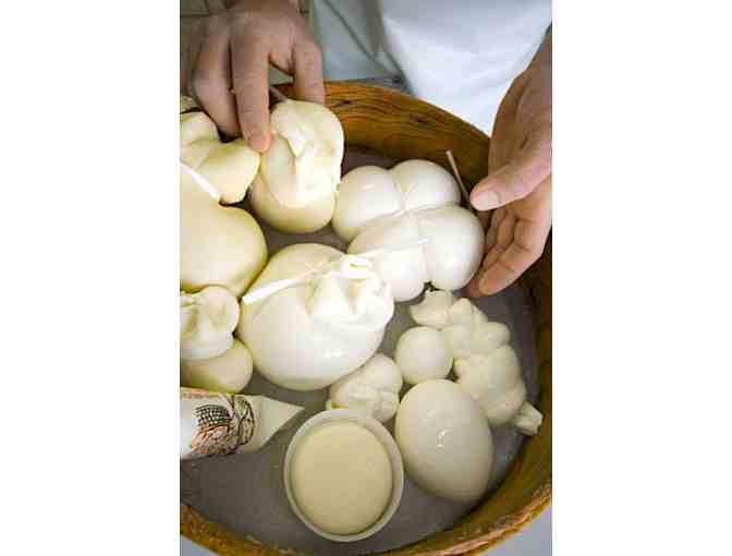 Mozzarella Making Demonstration: A Gourmet Journey to Your Home!