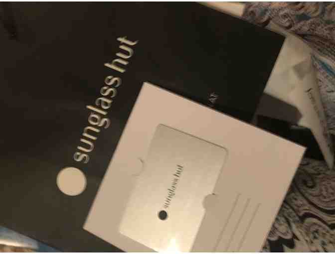 Chillin' with all the Frills!