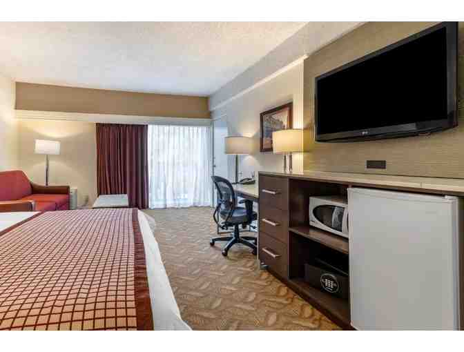 Thousand Oaks, CA - Best Western Plus - 1 Night Get Away - Photo 28