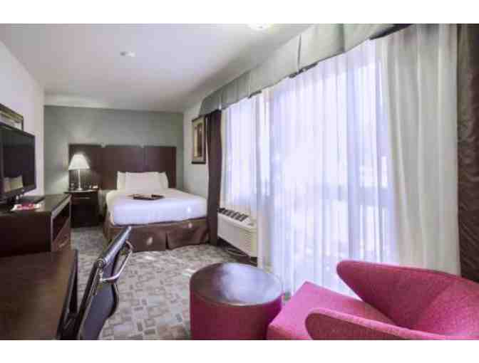 CA - Mountain View - Hotel Vue - One Night Stay