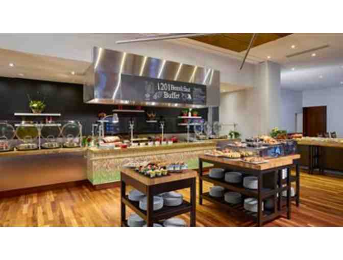 2 night stay at Marriott Philadelphia Downtown + Breakfast for 2 in Restaurant Thirteen