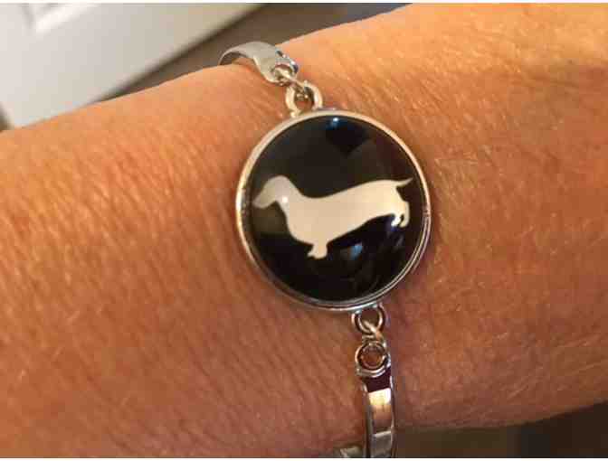 Bracelet -- Glass cabochon dome Dachshund bracelet