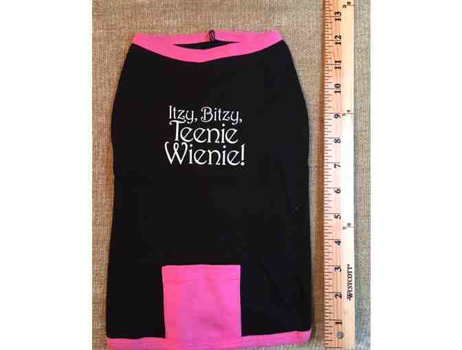 Dachshund T-shirt (Itzy Bitzy) Size LARGE (20-28 pounds)