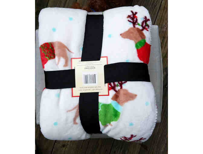Holiday Dachshund Throw Blanket