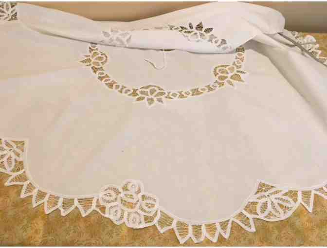 Christmas Tree Skirt!  White Cotton Battenburg  Lace