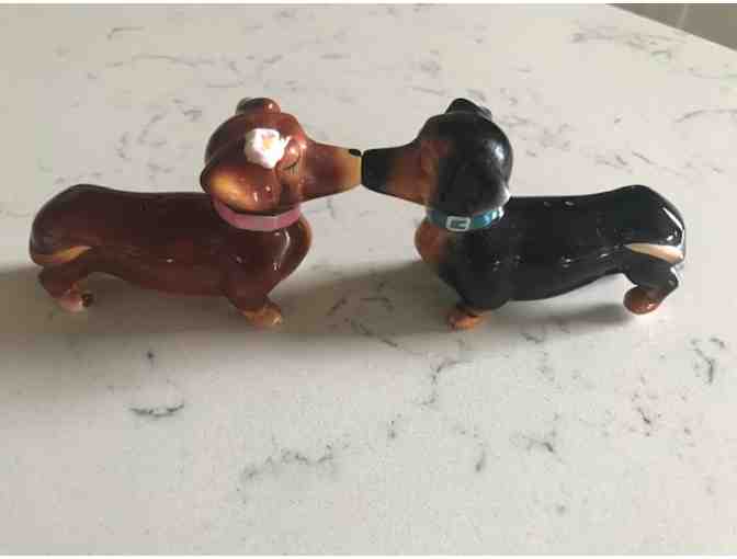 Adorable 'kissing' Dachshund Salt & Pepper Shakers