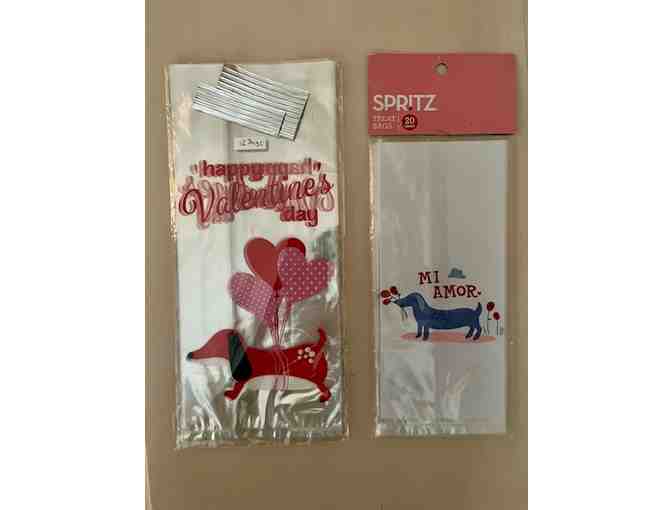 Valentines Day Treat Bags - 2 Styles - 32 bags in total - Buy-it-now - Photo 1