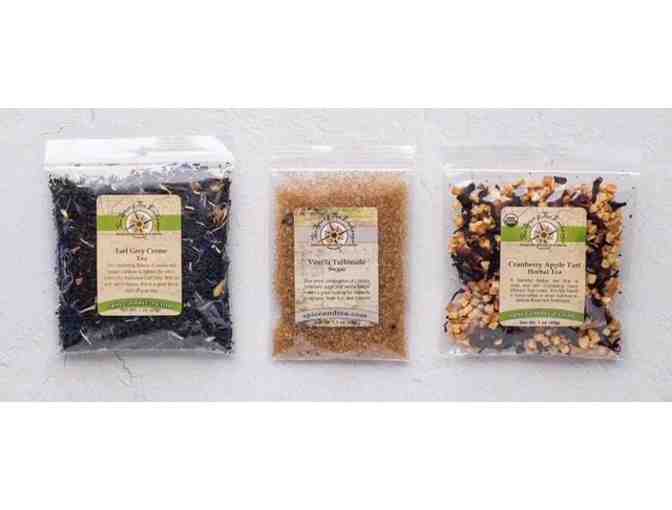 Hot Dog Tea Infuser with an Apple Pie a la Mode Tea Sampler