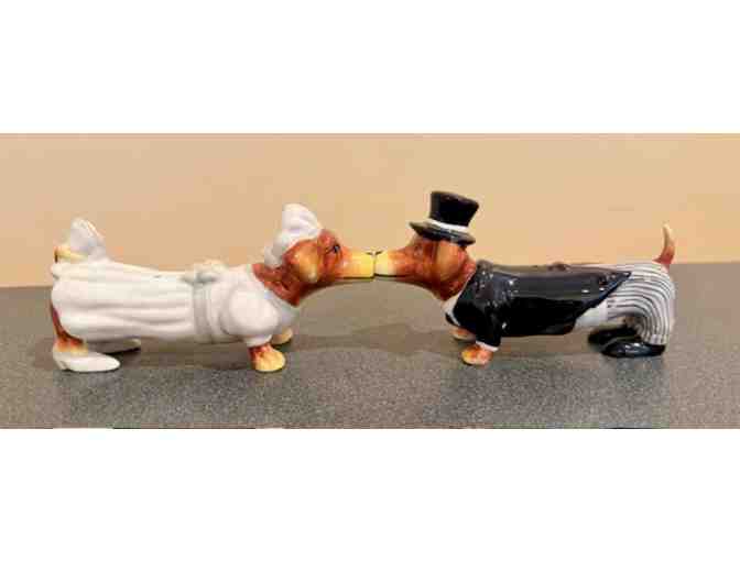 Hot Diggity Dog Dachshund 'Bride & Groom' S/P Shakers #16597 - with box and both tags!