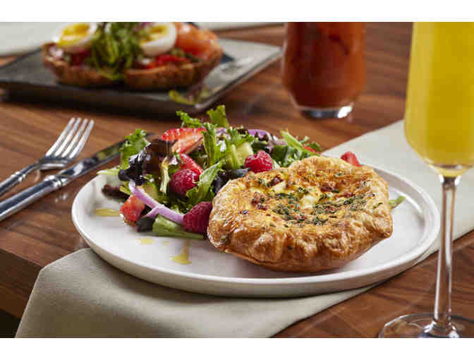 One Night Weekend Stay at the Ritz Carlton with Breakfast for 2 & Afternoon Tea