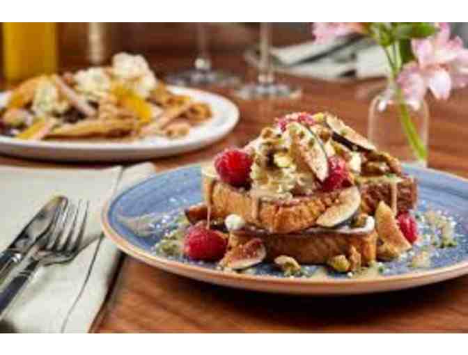 One Night Weekend Stay at the Ritz Carlton with Breakfast for 2 & Afternoon Tea