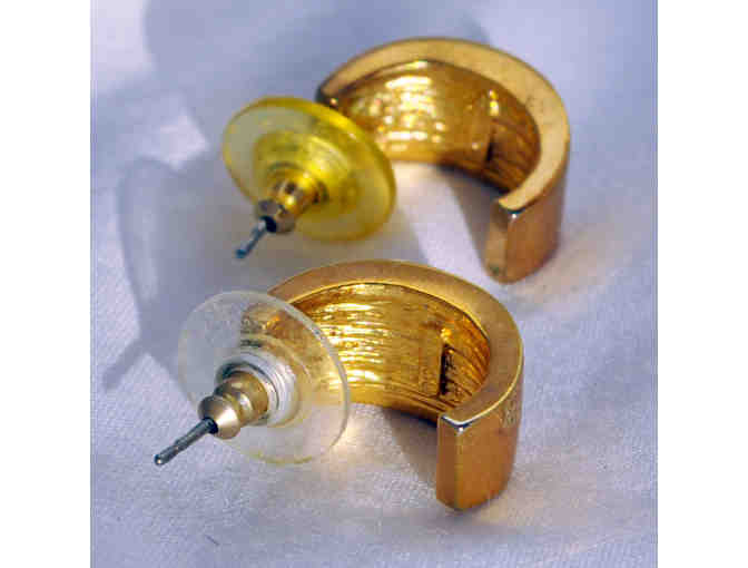 Maroon Resin Beaded Necklace 36' and Gold Colored Post Ear Hugger Earrings