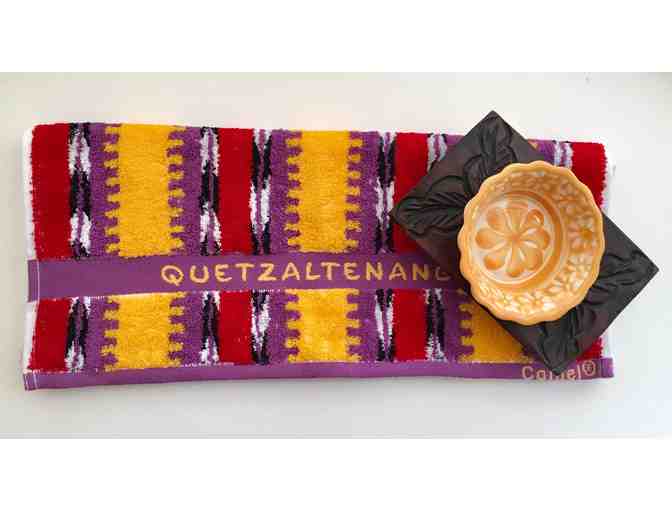 Quetzaltenango Handtowel and Wooden Bowl Set