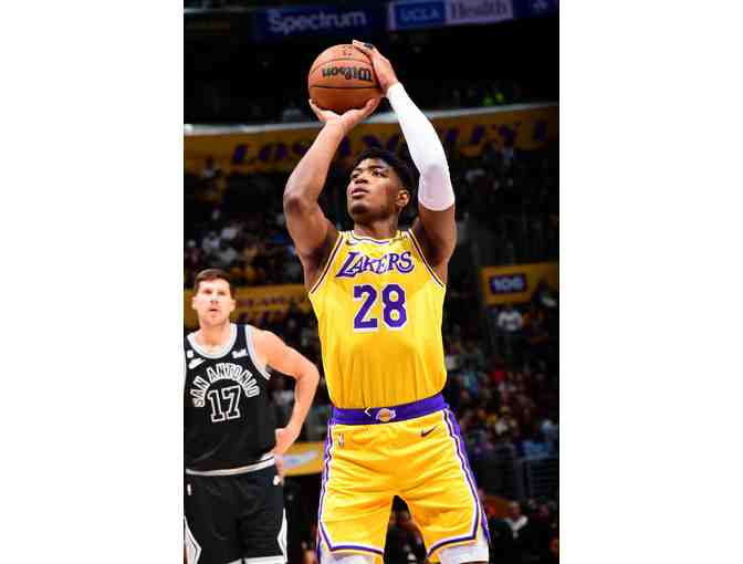 Basketball Signed by Los Angeles Lakers player Rui Hachimura