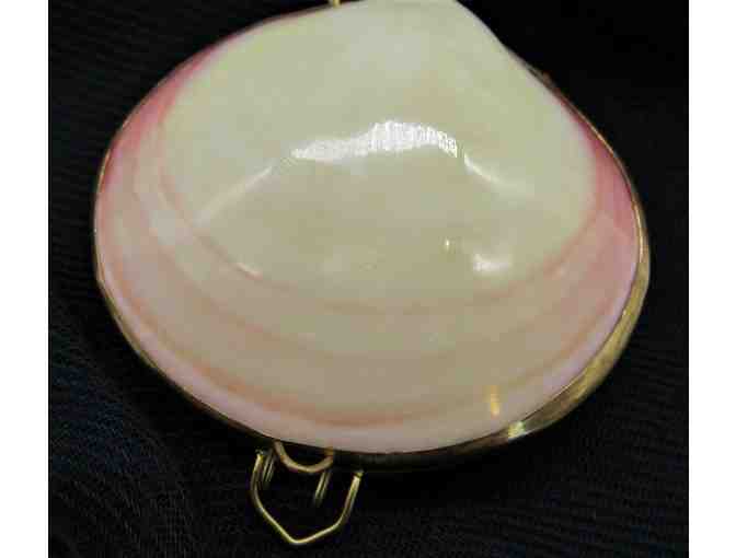 Clamshell Shaped Trinket Box