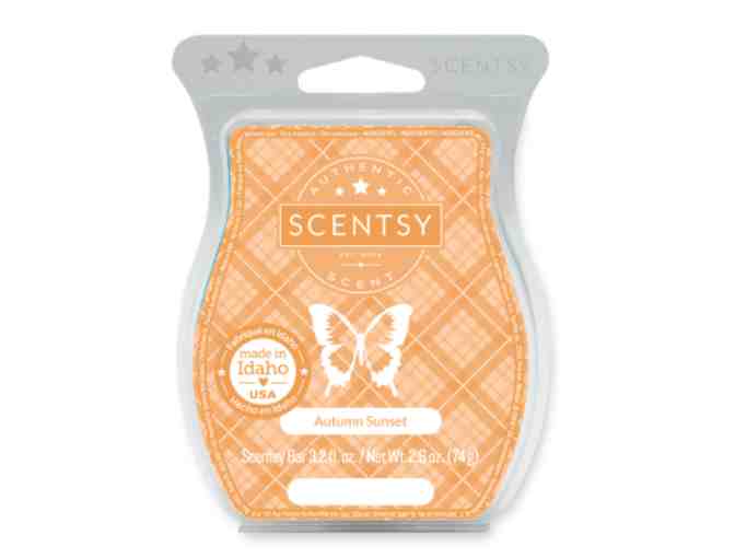Santa's List Scentsy Warmer with 3 Wax Bars