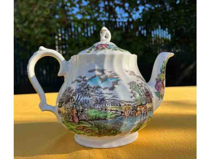 Sadler Country Life Teapot