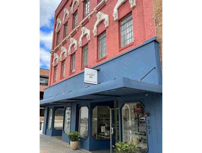 Custom Facial & Eyebrow Wax w/ Emmirsyn