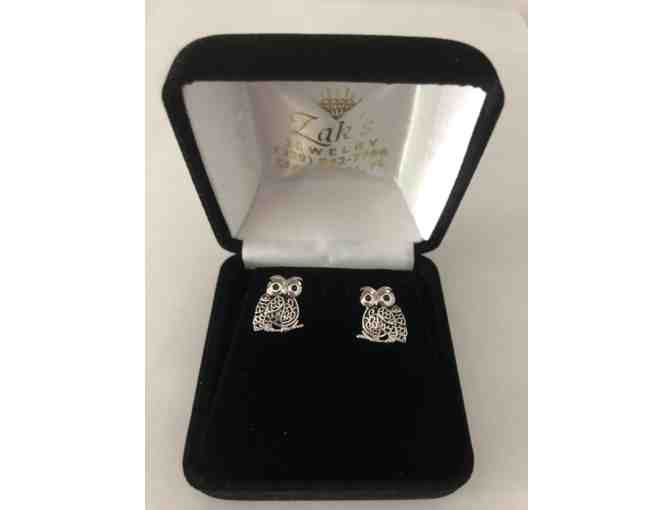 Zak's Jewelers Unique Owl Pendeant, chain and matching peirced earrings