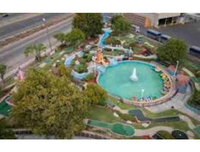 Mini Golf at Boomers