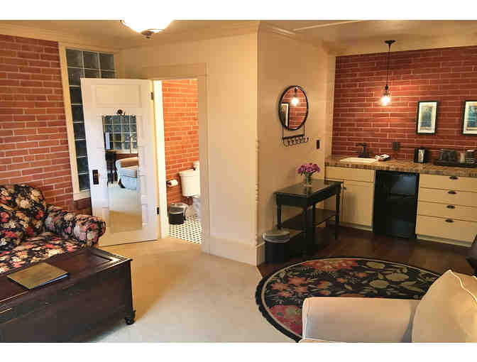 Cody, WY - Chamberlin Inn - Two night stay in a Queen Suite