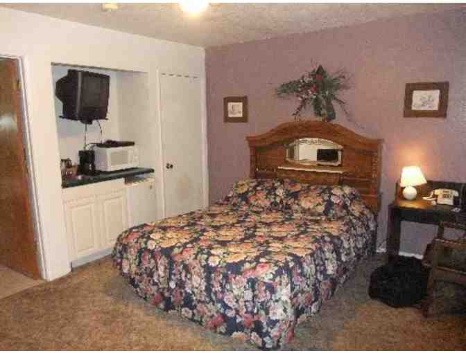 Valley Springs, CA - 10th Green Inn - $100 gift certificate