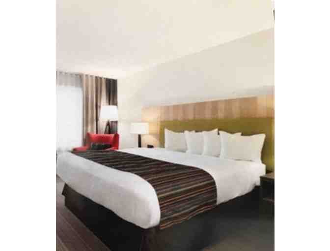 One Night at the Country Inn & Suites in Chippewa Falls, WI