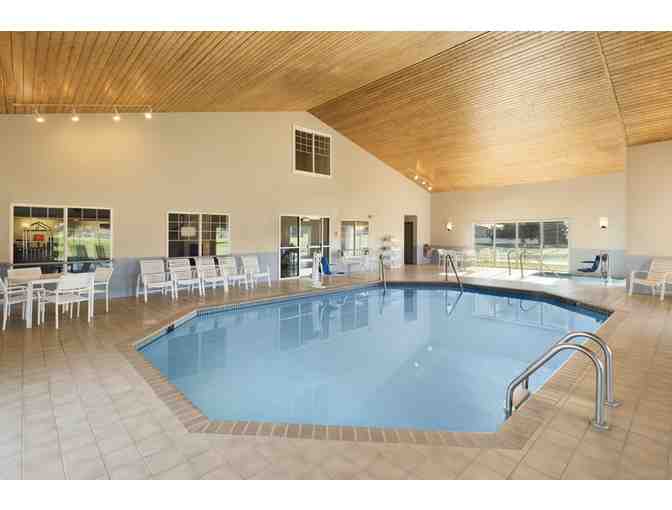 One Night at the Country Inn & Suites in Chippewa Falls, WI