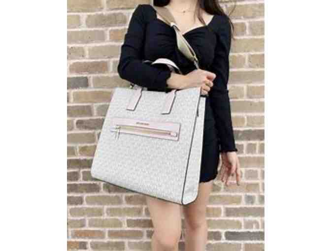 Michael Kors Kenly Large Tote (Cream)