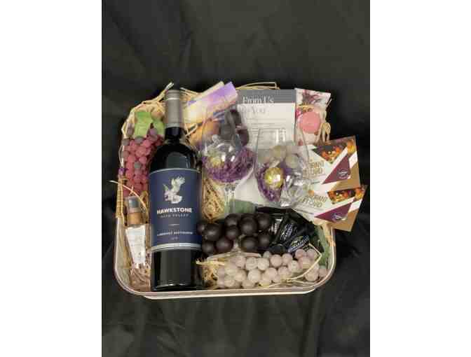 1 NIGHT STAY AT SHERATON SAN DIEGO HARBOR WITH EVENING OUT BASKET