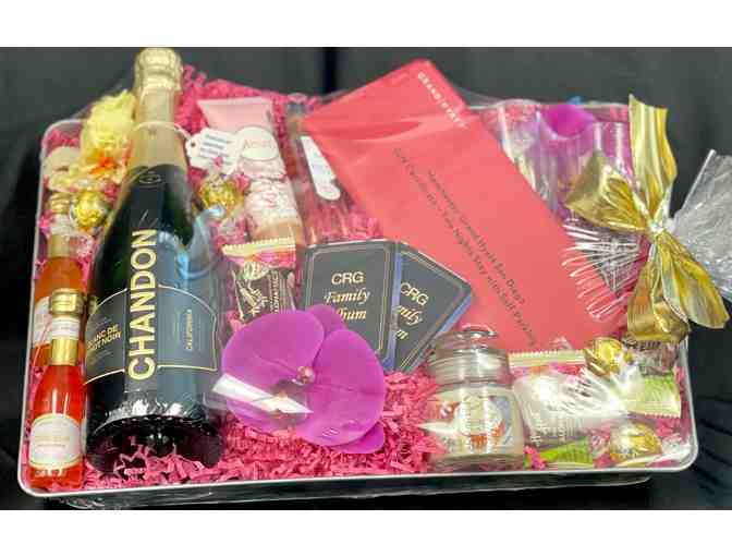 GRAND HYATTS ETERNALLY YOURS GIFT BASKET
