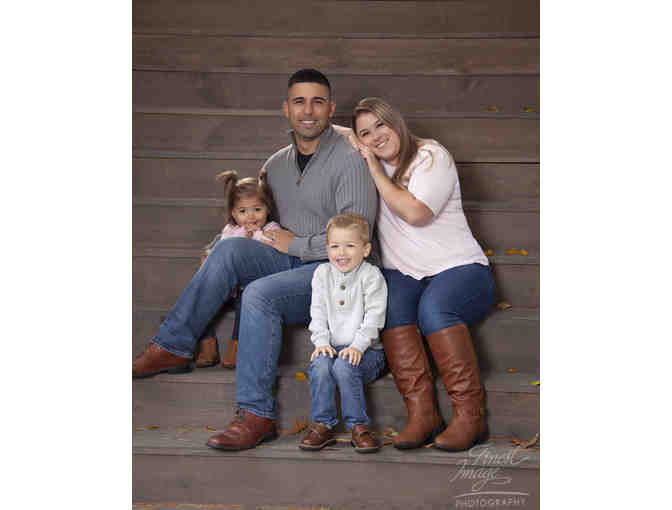 $500 Portrait Session & Gift Basket