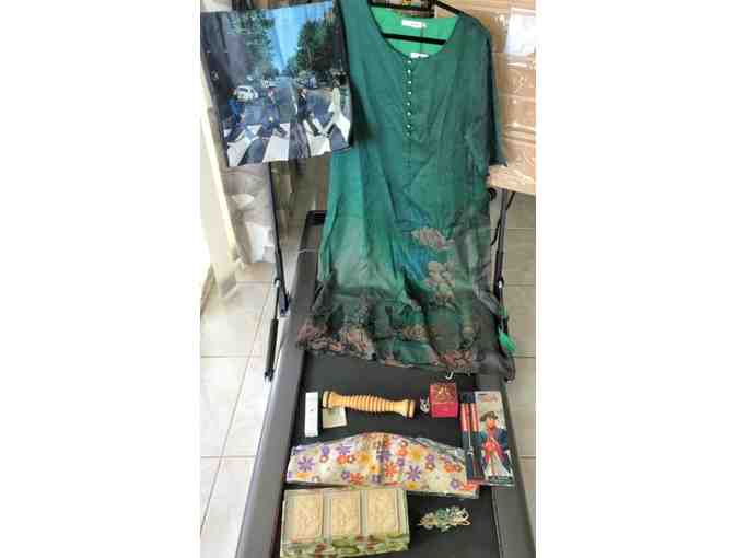 'Hawaiian Glamour Basket' from Cindy Clark to Pamper & Delight Any Gal!