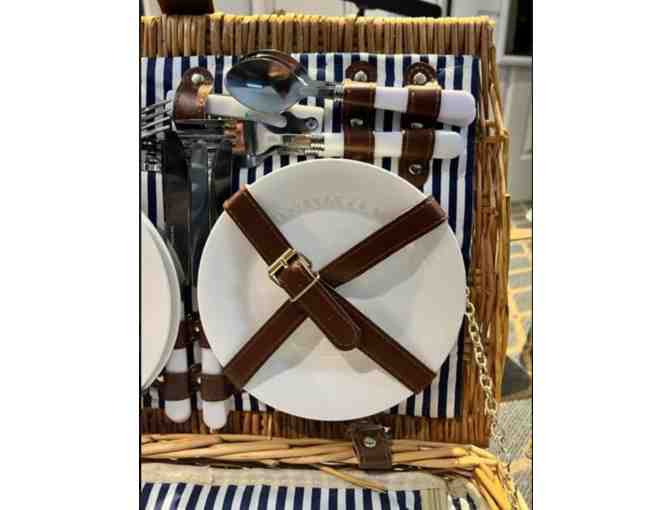 Picnic Basket Set!