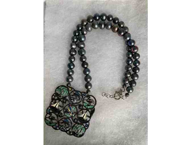 My London Flat Pearl Necklace