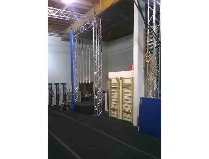 AERIAL WAREHOUSE - CERTIFICATE FOR ONE (1) CLASS