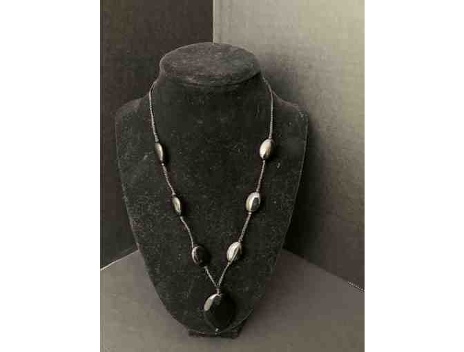 BLACK STONE NECKLACE