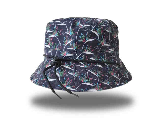 REVERSIBLE BUCKET HAT