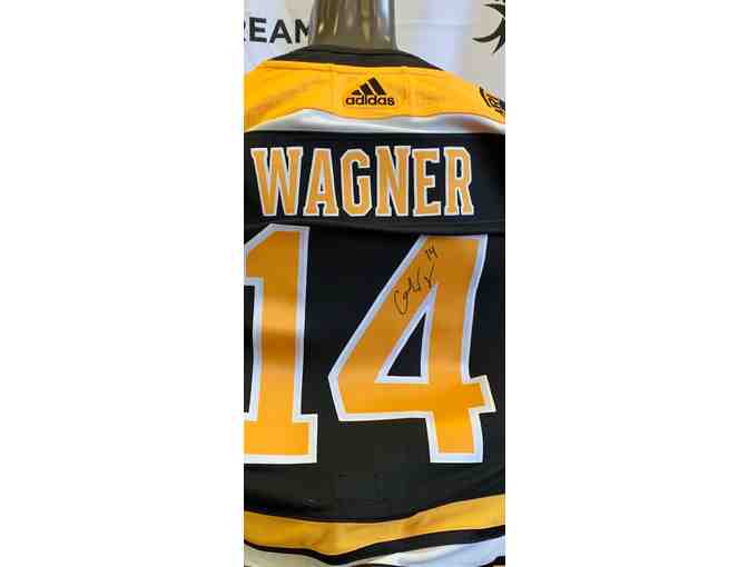 2018-2019 Boston Bruins Team Signed - Wagner Jersey