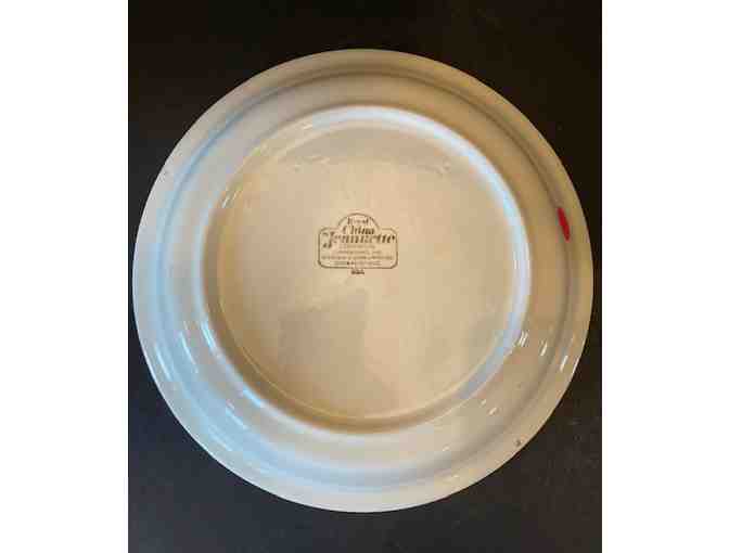 Royal China Jeannette Corp. Pie Plate Currier & Ives picture