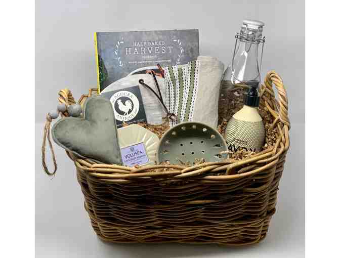 Agoura Antique Mart Basket