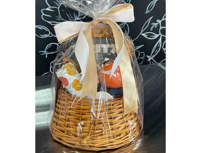 D+G Blooms- Chic Citrus Basket!