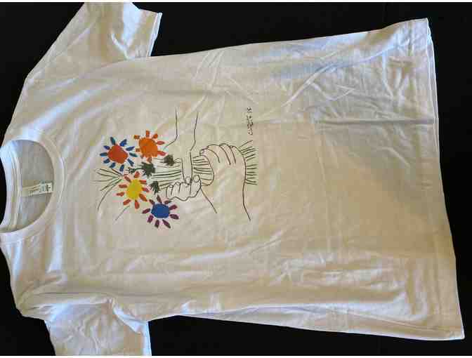 Pablo Picasso Bouquet Of Peace 1958 (Flowers Bouquet With Hands) T-shirt