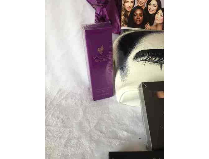 Younique Cosmetic Basket