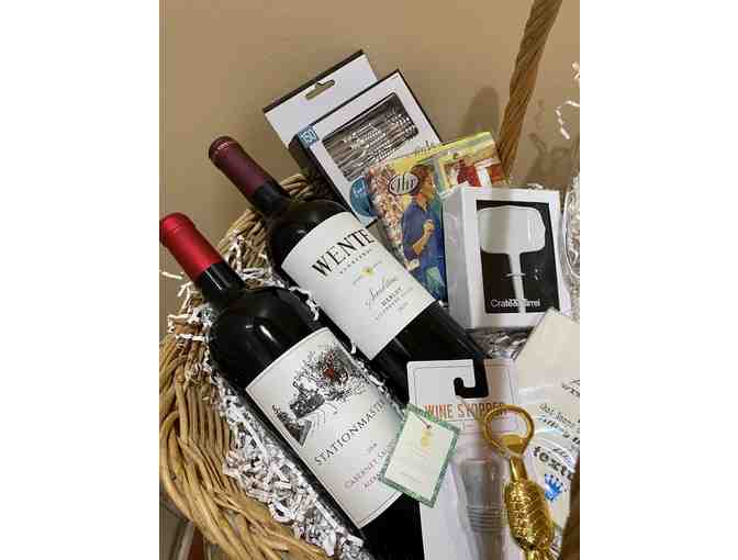 Veuve Clicquot Hospitality Basket