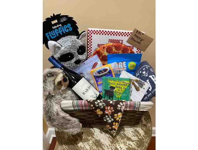 Happy Hound Doggie Delight Basket