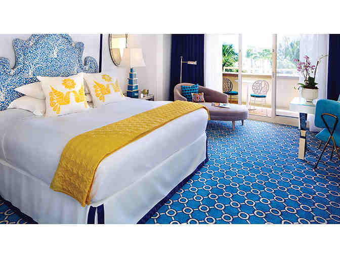 Exclusive Family Portrait & Luxury 5 Diamond Hotel Stay in NYC or Palm Beach