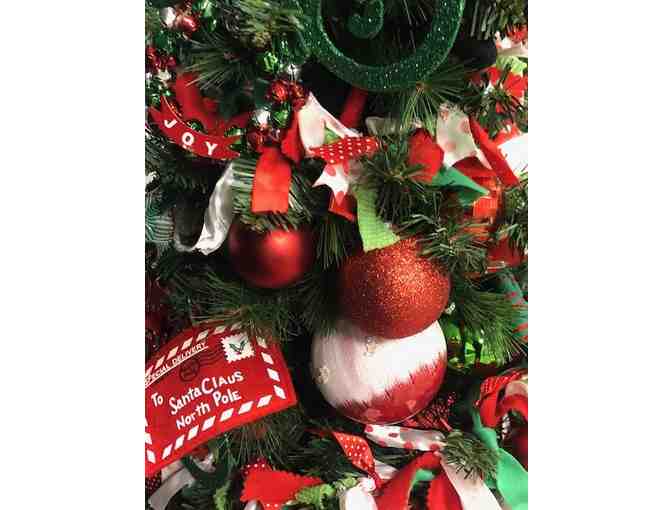 'Santa Claus is Coming to Town' Holiday Tree