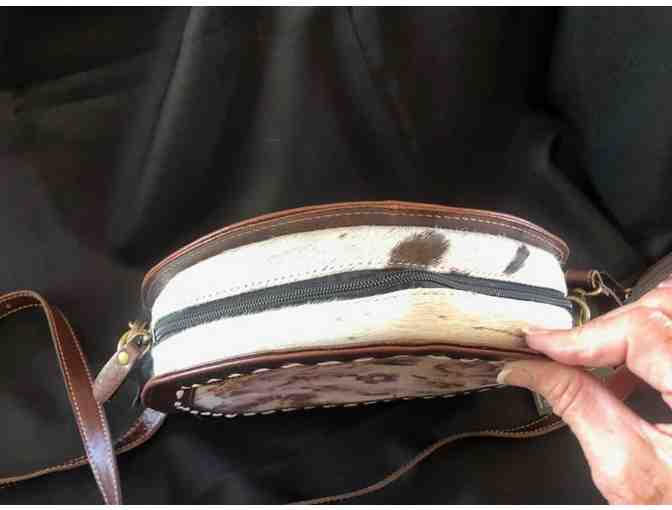 Nirvana Round Myra Bag & Souradh Myra Wallet