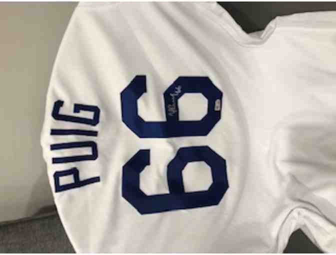 DODGERS ~ PUIG  Autographed Jersey!